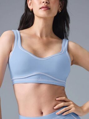 Alo Airbrush Heart Throb Bra in Seashell Blue w/ white size M